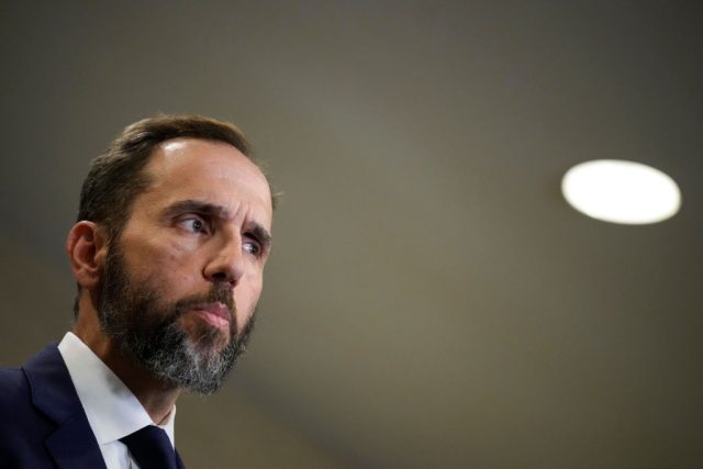 Jack Smith bets big by asking for an expedited Supreme Court ruling on Trump