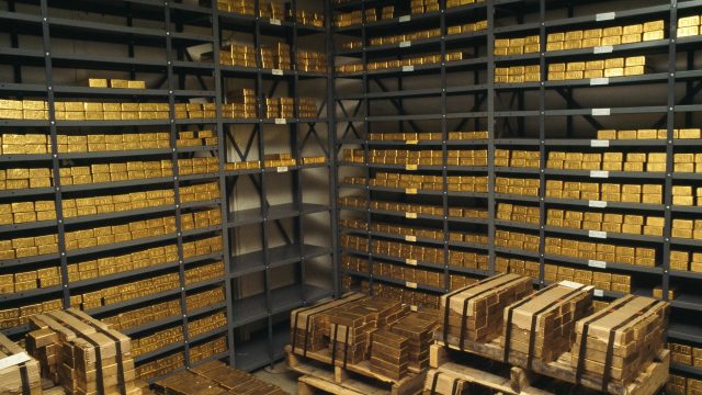 What rising gold prices can tell us about the economy in 2024