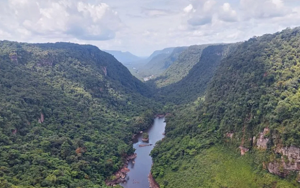 Brazil deploys troops to Venezuela border