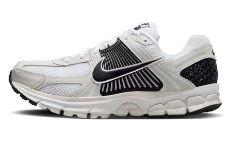 Contrasting Minimal Lifestyle Shoes - Nike's Zoom Vomero 5 Gets a Black and White Colorway (TrendHunter.com)
