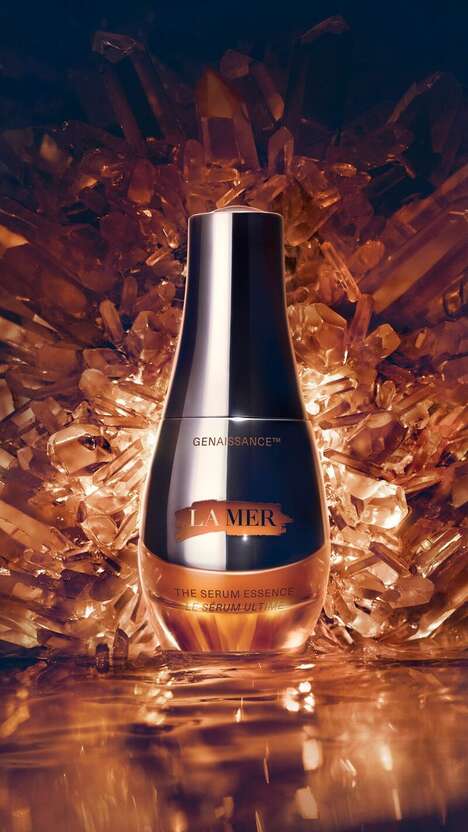 Super-Luxe Silky Serums - Genaissance de la Mer The Serum Essence Features Crystal Miracle Broth (TrendHunter.com)
