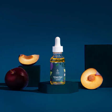 Plant-Powered Night Oils - Luma & Leaf's Midnight Mend Night Oil is a Retinol Alternative (TrendHunter.com)