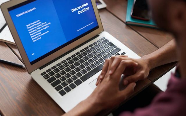 The advantages and disadvantages of online learning