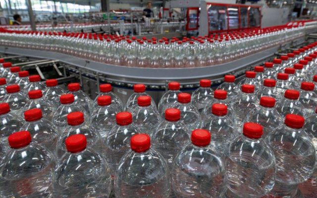 Bottled water in US found to contain hundreds of thousands of miniscule pieces of plastic