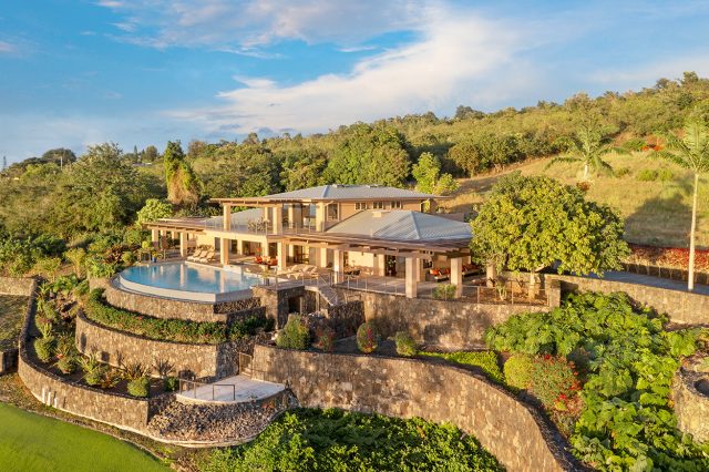 6 refreshing homes on islands