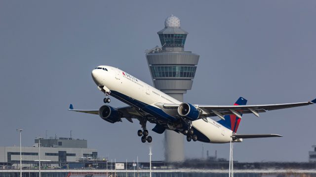How AI can — and cannot — be used to help air traffic controllers