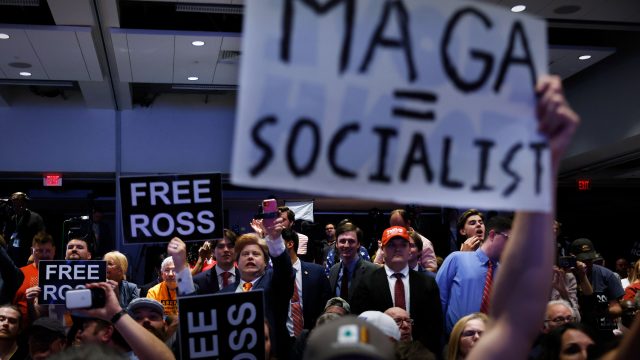 Libertarians jeer Trump, pick nominee