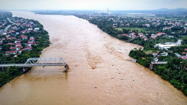 Dozens dead in Vietnam after 'worst typhoon' in 30 years