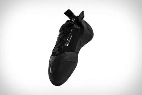 Minimalist Bouldering Footwear - The So iLL Athletic Bouldering Shoe 1 Was Created with Fred Nicole (TrendHunter.com)