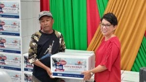 ‘Jingle Box’ rocks: Bowen and Bowen shares Christmas cheer with 250 “Jingle Boxes” for deserving families
