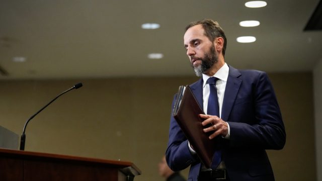DOJ releases Trump Jan. 6 special counsel report