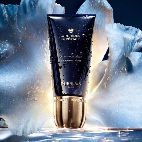 Orchid-Inspired Luxury Skincare Lines - Guerlain Debuts an Oil in Gel and a Foam in Cream Cleansers (TrendHunter.com)