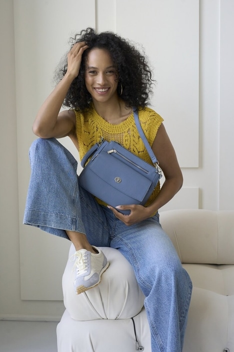 Comforting Vegan Handbag Capsules - Canadian Brand Espe Launches a New Line of Blue Vegan Handbags (TrendHunter.com)
