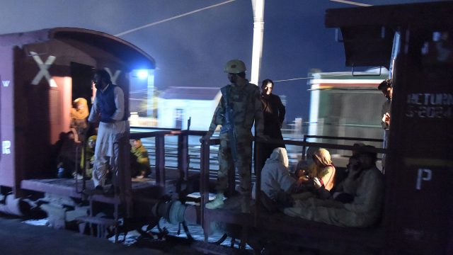 Pakistan train hostage standoff ends in bloodshed