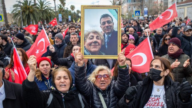 Turkey arrests Istanbul mayor, a top Erdogan rival
