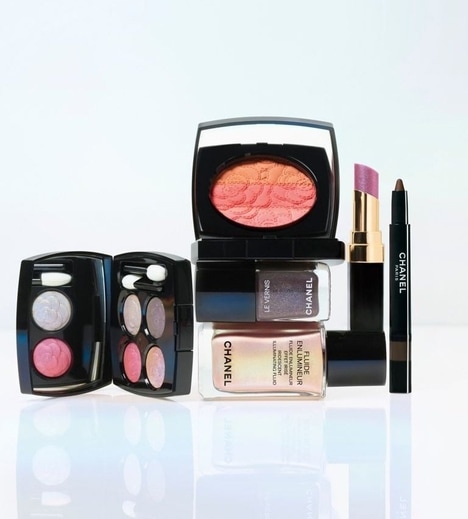 Floral High-End Makeup Capsules - Chanel Boasts Its Camélia Futura Makeup Collection This Summer (TrendHunter.com)