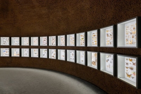 Branded Bee Ambassadors - Guerlain Appoints Charlotte Le Bon as Its New Bee Ambassador (TrendHunter.com)