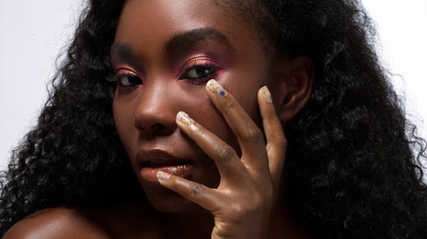 Ultra-Chic Gel Nail Wraps - Mylee Unveils its New Gel Nail Wraps for At-Home Manicures (TrendHunter.com)