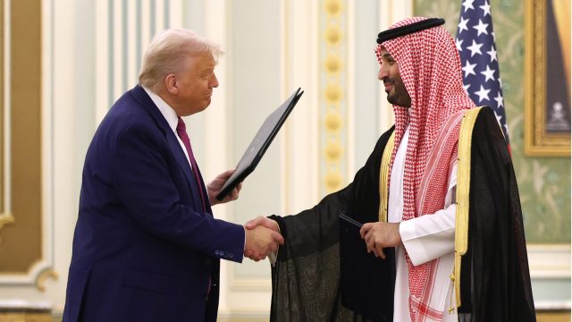 Trump defends $400M jet gift on Mideast tour