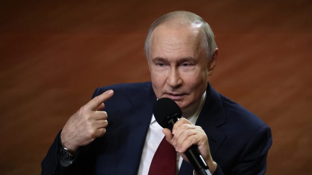 Trump drops ceasefire demand after Putin call