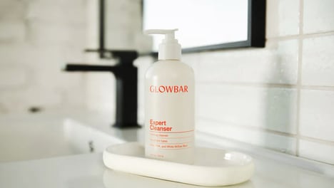 Pro-Grade Facial Cleansers - Glowbar's Expert Cleanser Packaging Can Be Scanned to Book a Facial (TrendHunter.com)