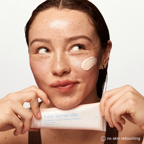 Sulfur-Infused Foaming Cleansers - Kate Somerville's EradiKate Combats Blackheads and Acne (TrendHunter.com)