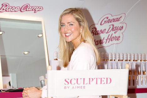 Shade-Matching Pop-Ups - Sculpted by Aimee's Base Camp Tour Recommends the Best Shade & Formula (TrendHunter.com)