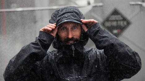 Autumnal Inclement Weather Jackets - Fjallraven and GORE-TEX Teamed Up for Waterproof Shells (TrendHunter.com)