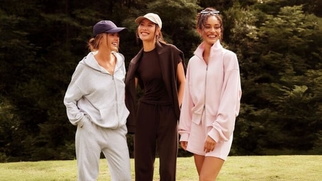 Silk Activewear Collections - LILYSILK Has Introduced Its Inaugural Activewear Collection, SILKERRY™ (TrendHunter.com)