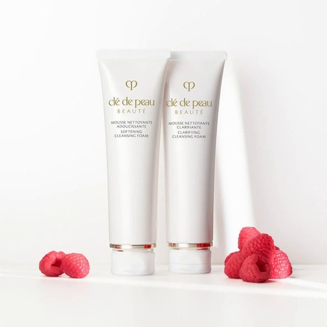 High-End Clarifying Facial Cleansers - clé de peau Beauté Boasts the Clarifying Cleansing Foam (TrendHunter.com)