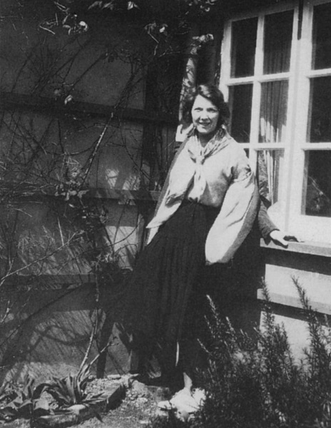 Exhibition— “Postures: Jean Rhys in the Modern World”