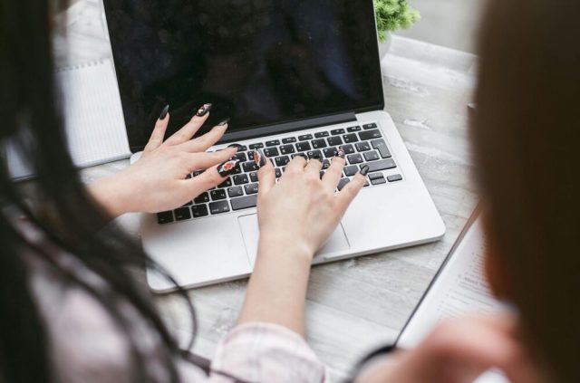 5 benefits of online English classes for kids