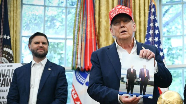 Trump, Putin set summit as Zelenskyy lands in DC