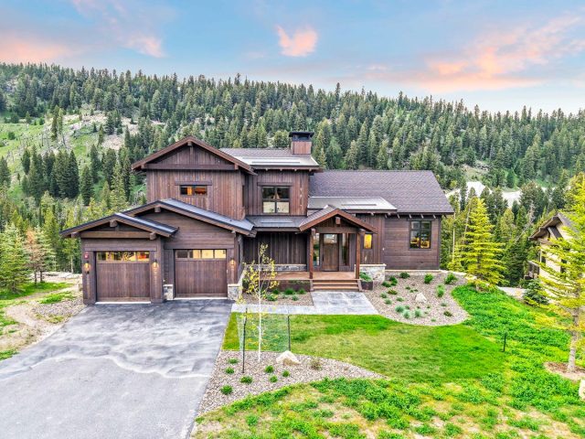 6 trailside homes for hikers