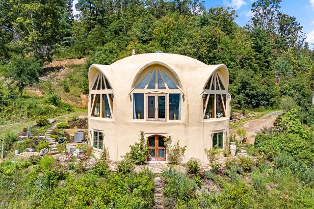 6 eye-catching rounded homes