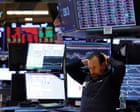 US markets struggle amid tech sell-off and economic uncertainty