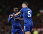 Idrissa Gueye applauded by Everton teammates after apologising for Michael Keane slap