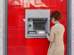 4 easy tips to avoid bank fees