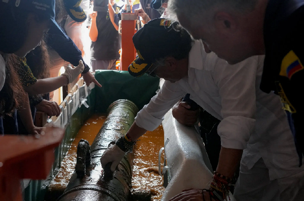 Colombia recovers first treasures from 300-year-old ‘holy grail of shipwrecks’
