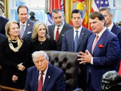 Trump boosts gas cars in fuel economy rollback