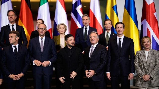 US offers Ukraine NATO-like security pact, with caveats