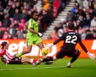 Alex Iwobi seals Fulham’s victory at Sunderland after Raúl Jiménez double