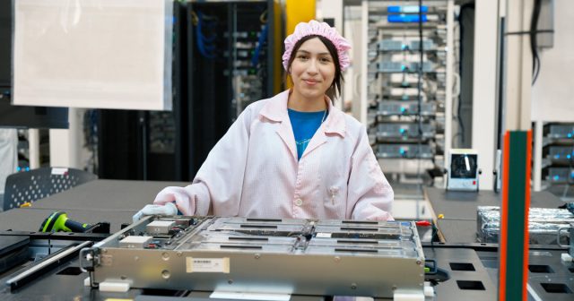 Apple accelerates U.S. manufacturing with Mac mini production