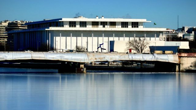 Trump’s Kennedy Center closure plan draws ire