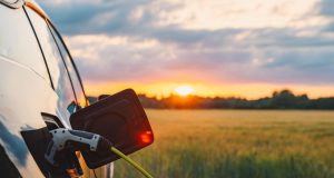 Are electric vehicles the answer to oil shocks?