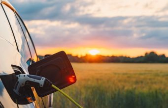 Are electric vehicles the answer to oil shocks?