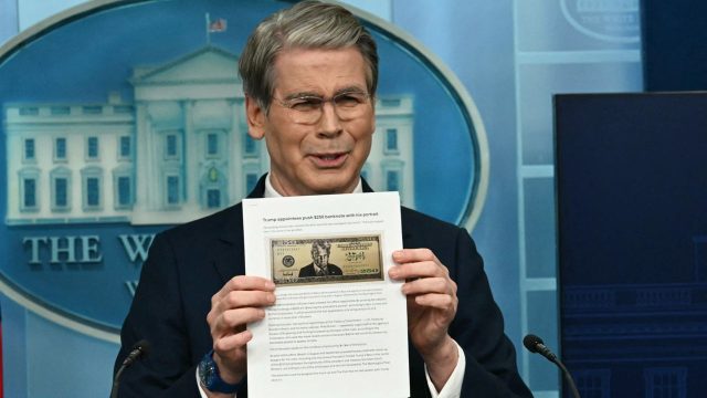 Treasury pushes for $250 bill featuring Trump’s face