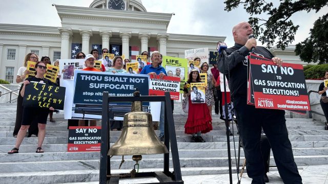 Courts block Alabama nitrogen execution