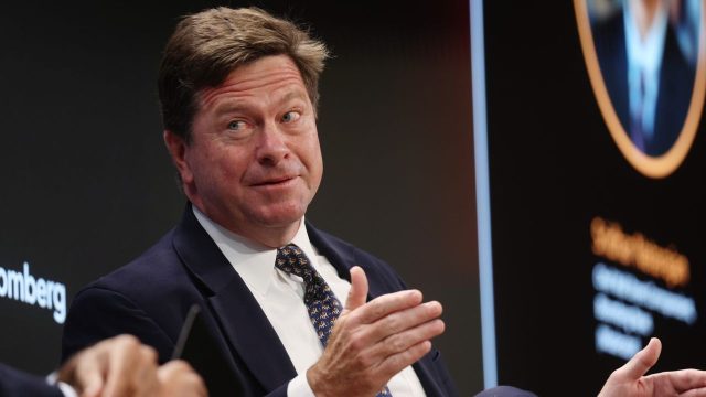 Trump taps Clayton for intel chief as spy tool expires