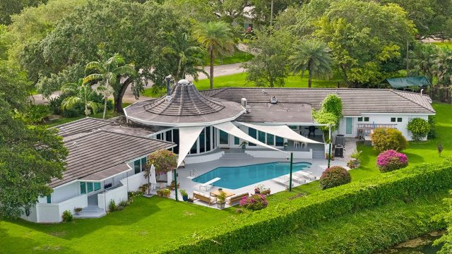 6 retro-cool homes built in the 1960s